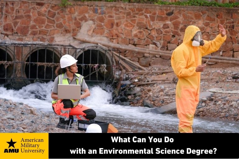 environmental science degree students in the field